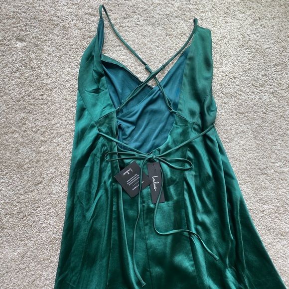 emerald green silk satin Lulu’s formal prom dress - Picture 8 of 11